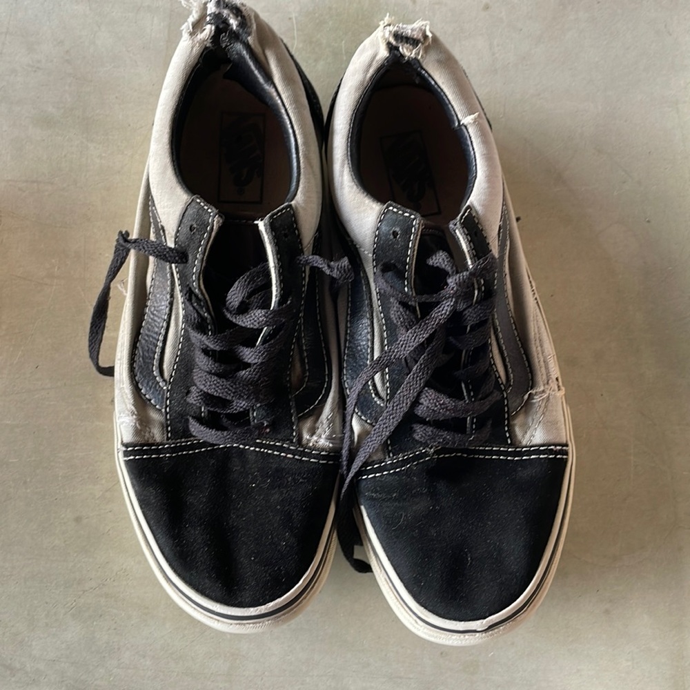 Old school grey and  black vans size 8 1/2 men’s